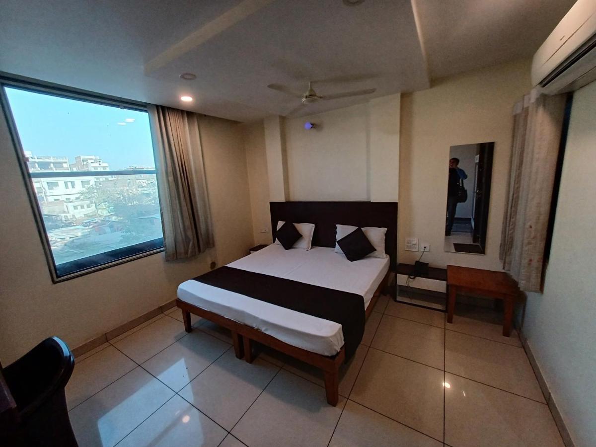 Hotel Rashika Palace Τζαϊπούρ Εξωτερικό φωτογραφία