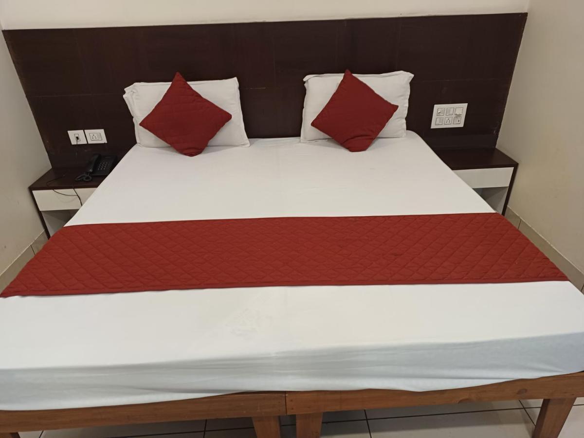 Hotel Rashika Palace Τζαϊπούρ Εξωτερικό φωτογραφία