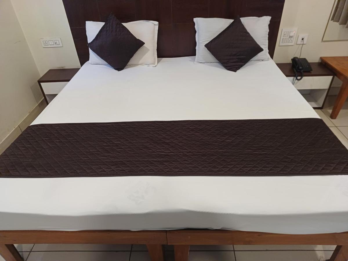 Hotel Rashika Palace Τζαϊπούρ Εξωτερικό φωτογραφία