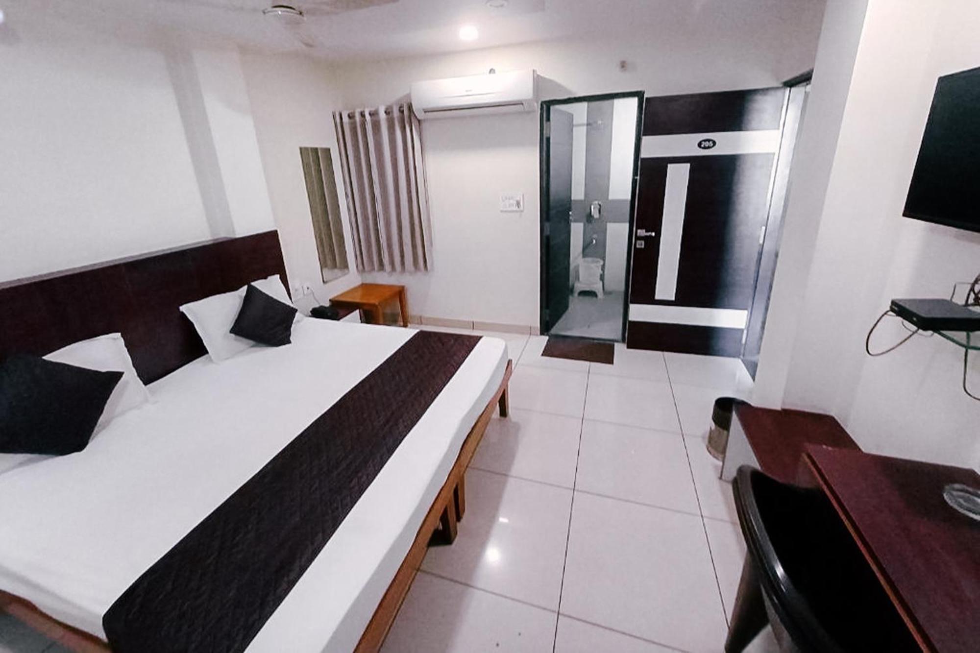 Hotel Rashika Palace Τζαϊπούρ Εξωτερικό φωτογραφία