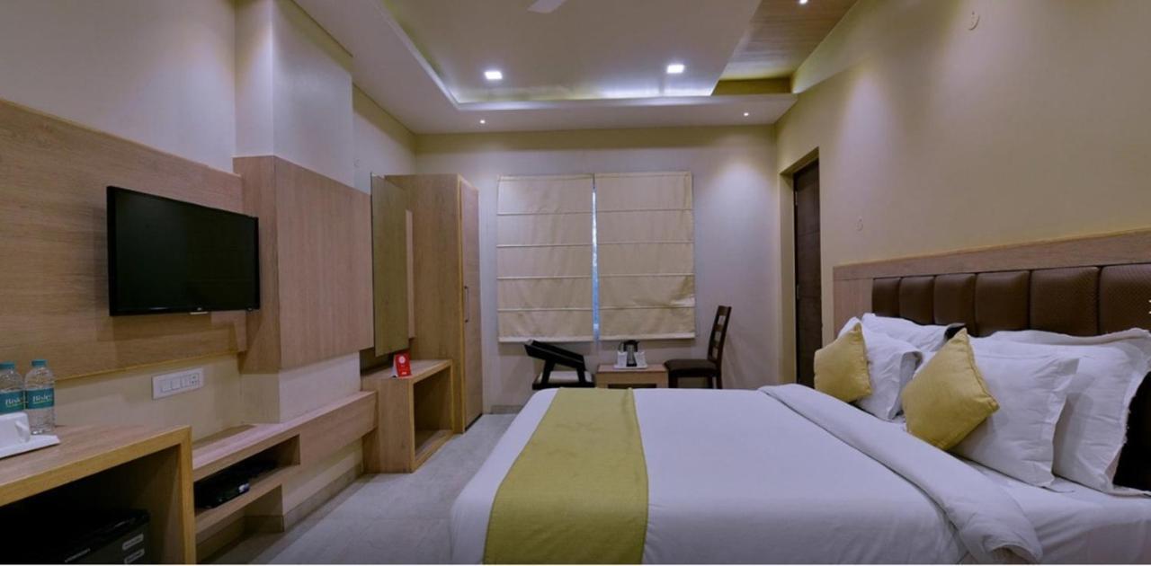 Hotel Rashika Palace Τζαϊπούρ Εξωτερικό φωτογραφία