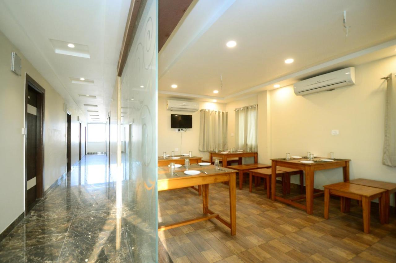 Hotel Rashika Palace Τζαϊπούρ Εξωτερικό φωτογραφία
